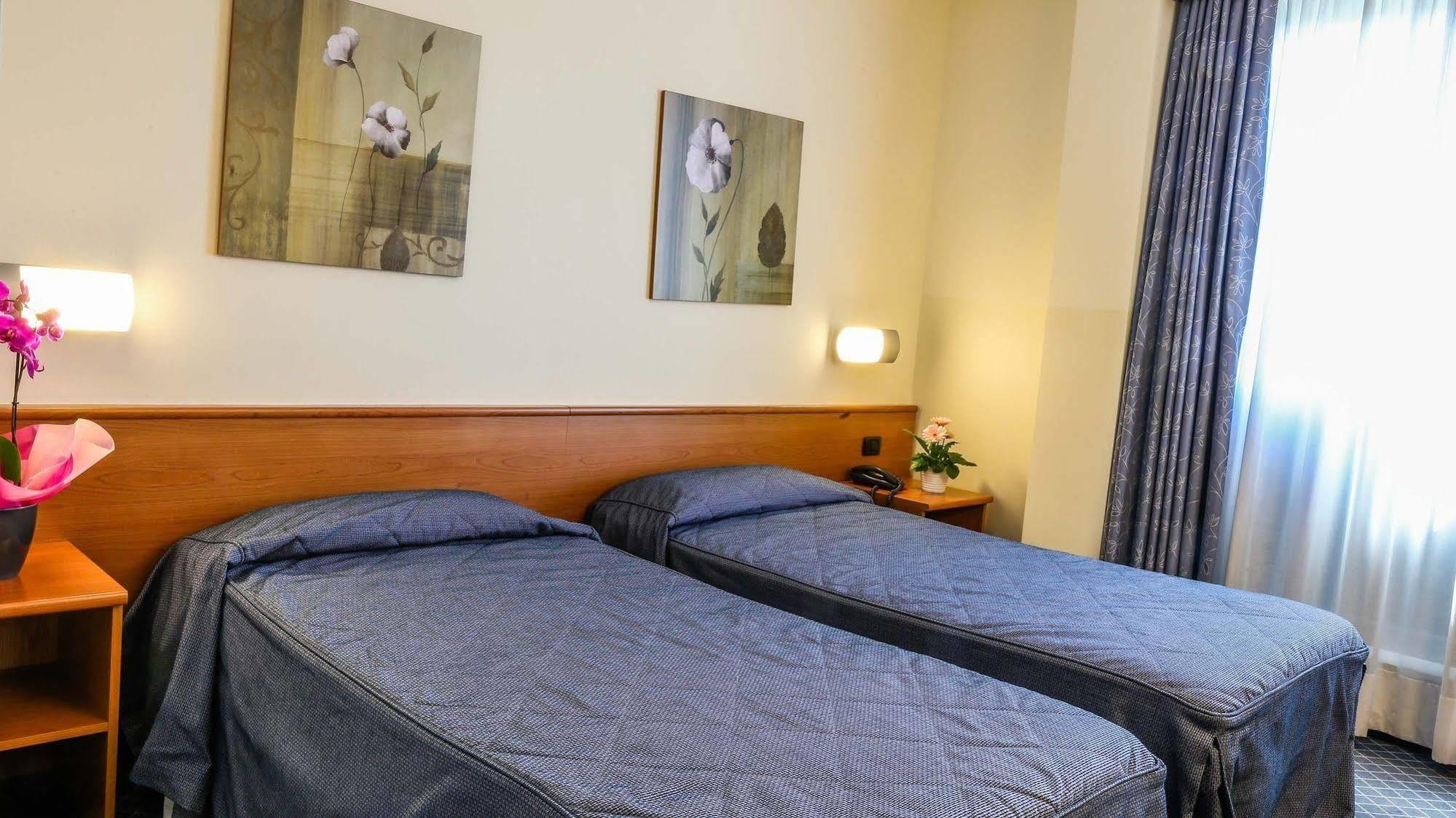 Hotel Gallia Pianezza Zewnętrze zdjęcie