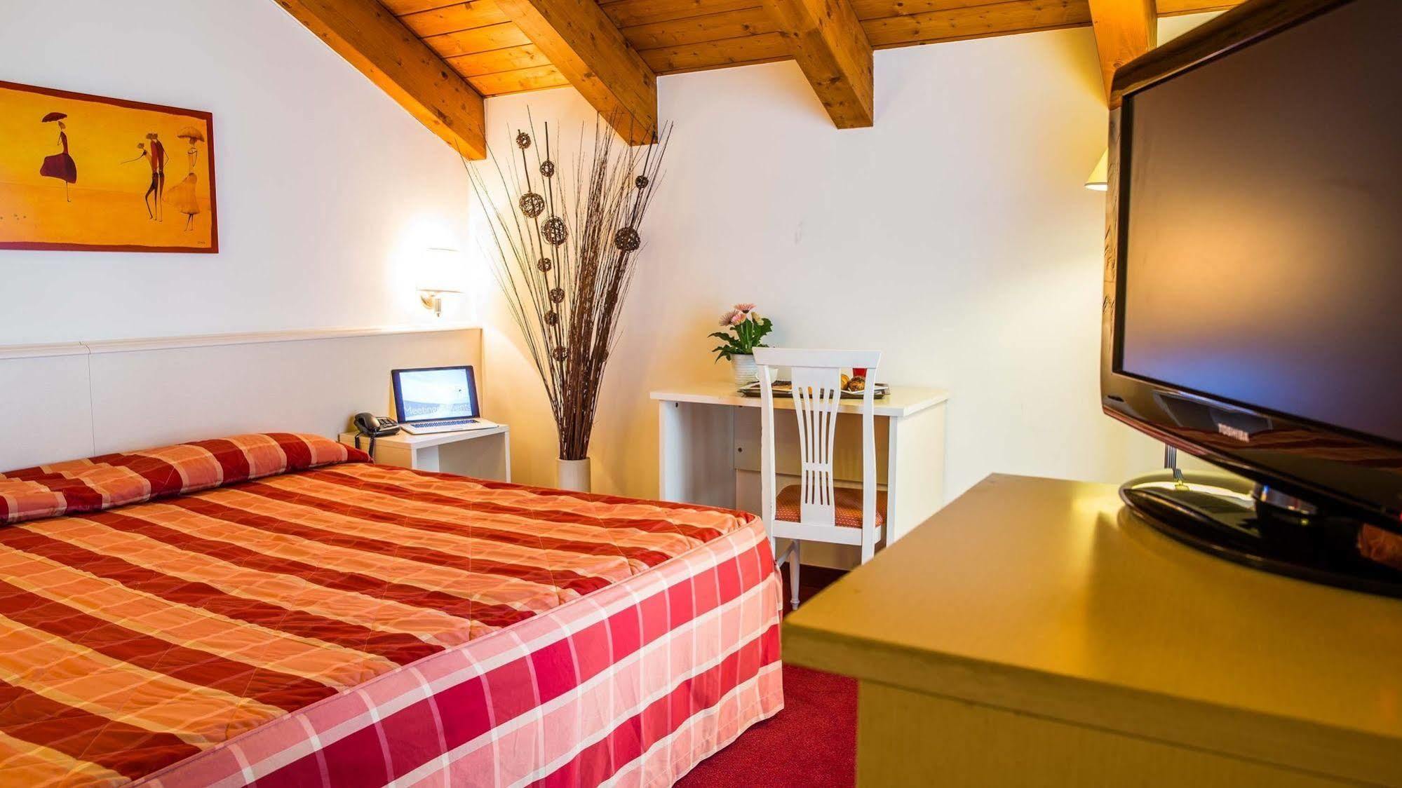 Hotel Gallia Pianezza Zewnętrze zdjęcie