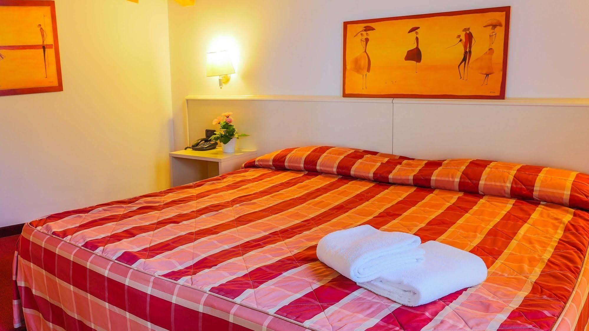 Hotel Gallia Pianezza Zewnętrze zdjęcie